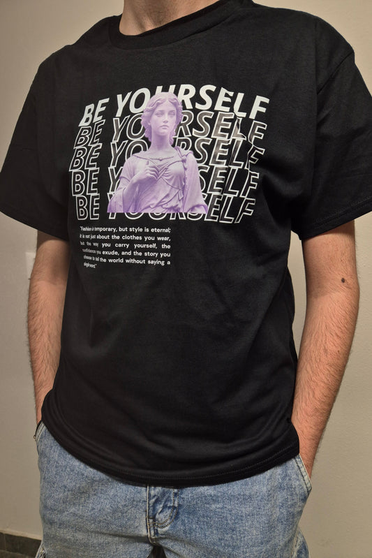 T-shirt Nera BE YOURSELF Statua
