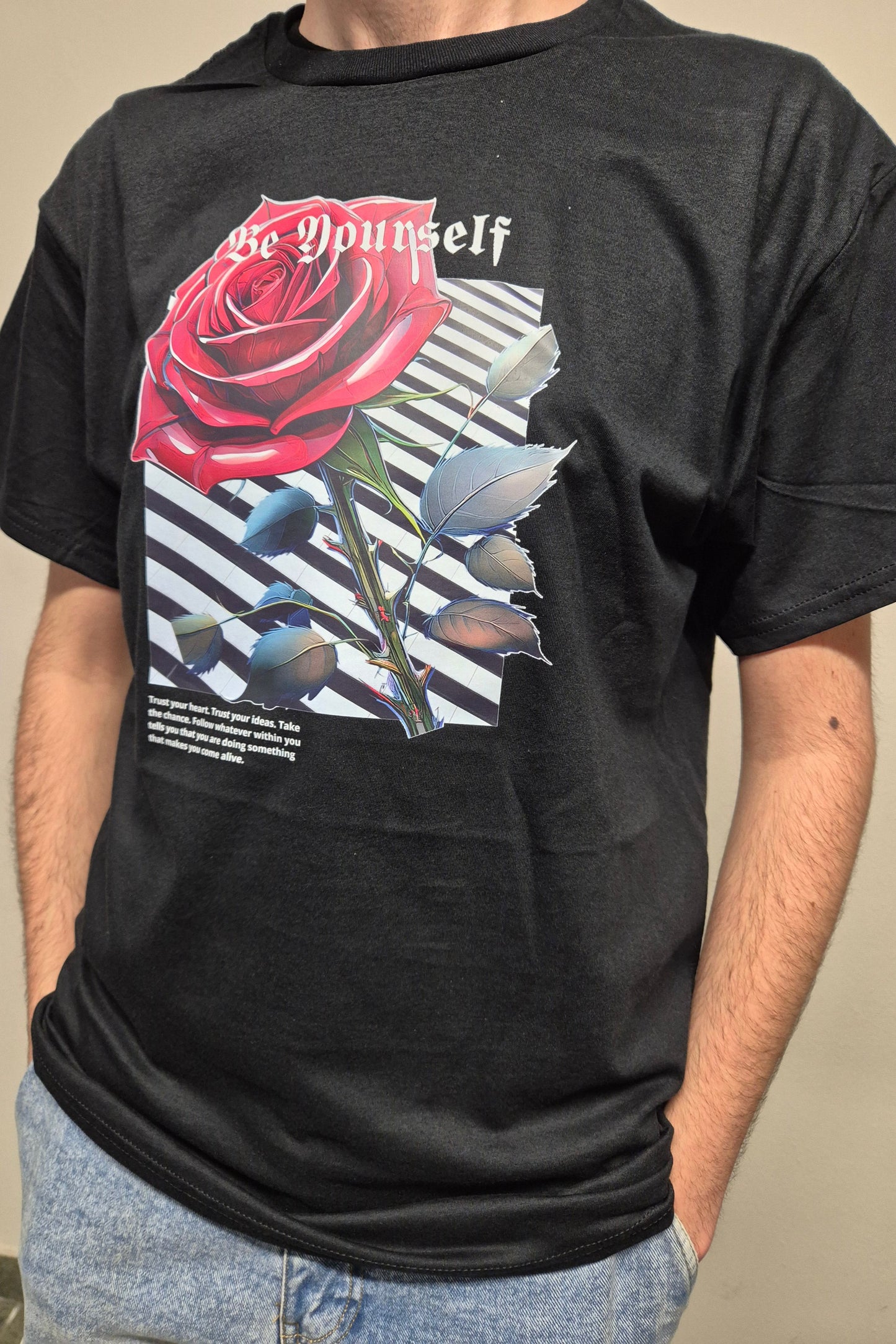 T-shirt Nera BE YOURSELF Rosa Rossa