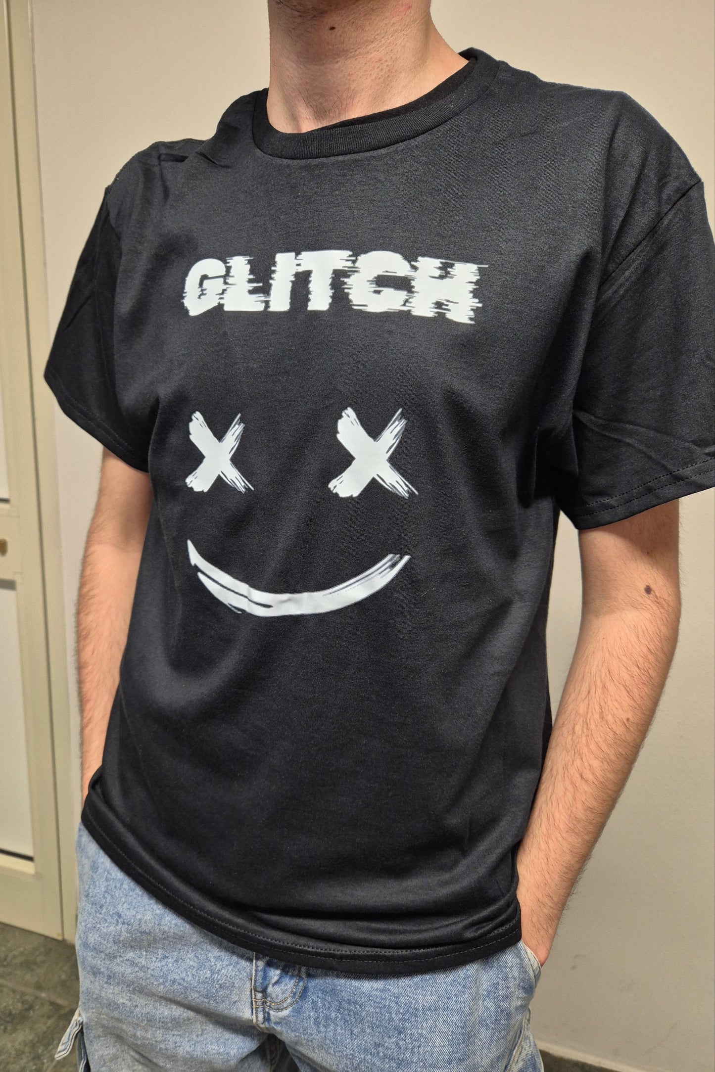 T-shirt Nera BE YOURSELF Glitch Smile Unisex